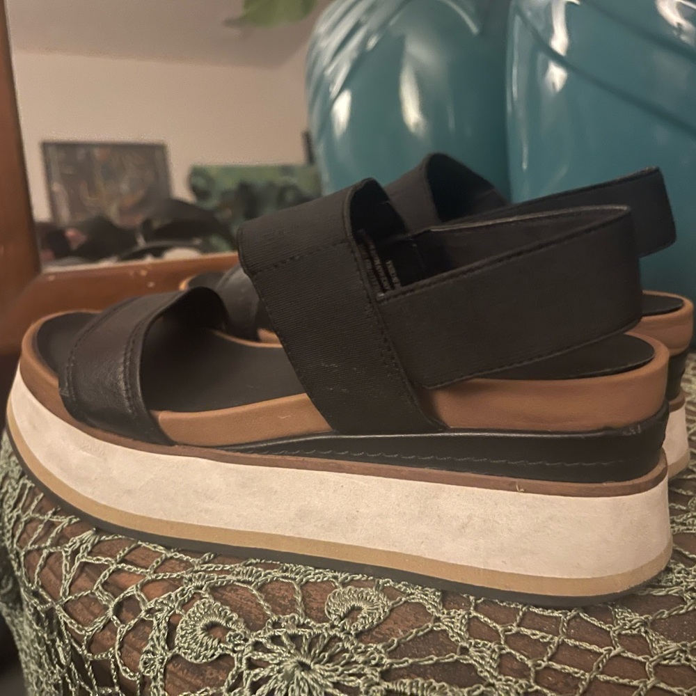 Crown Vintage Perrin Black Platform Sandals
